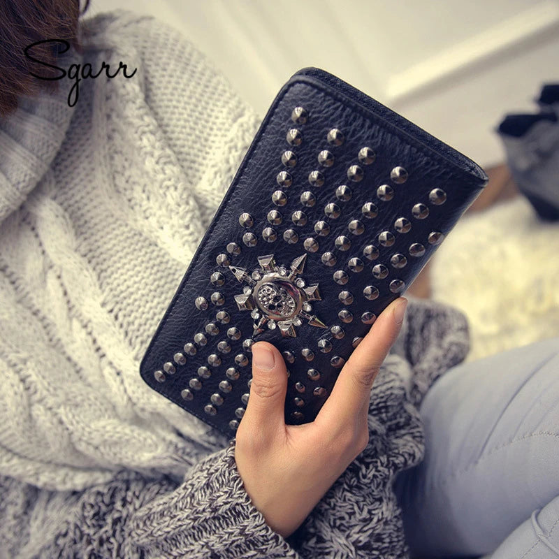 Silver Skull Head Clutch